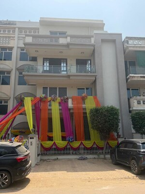 2.5 BHK Builder Floor – Exterior View View at Smart World Gems, Sector 89 - for Rent