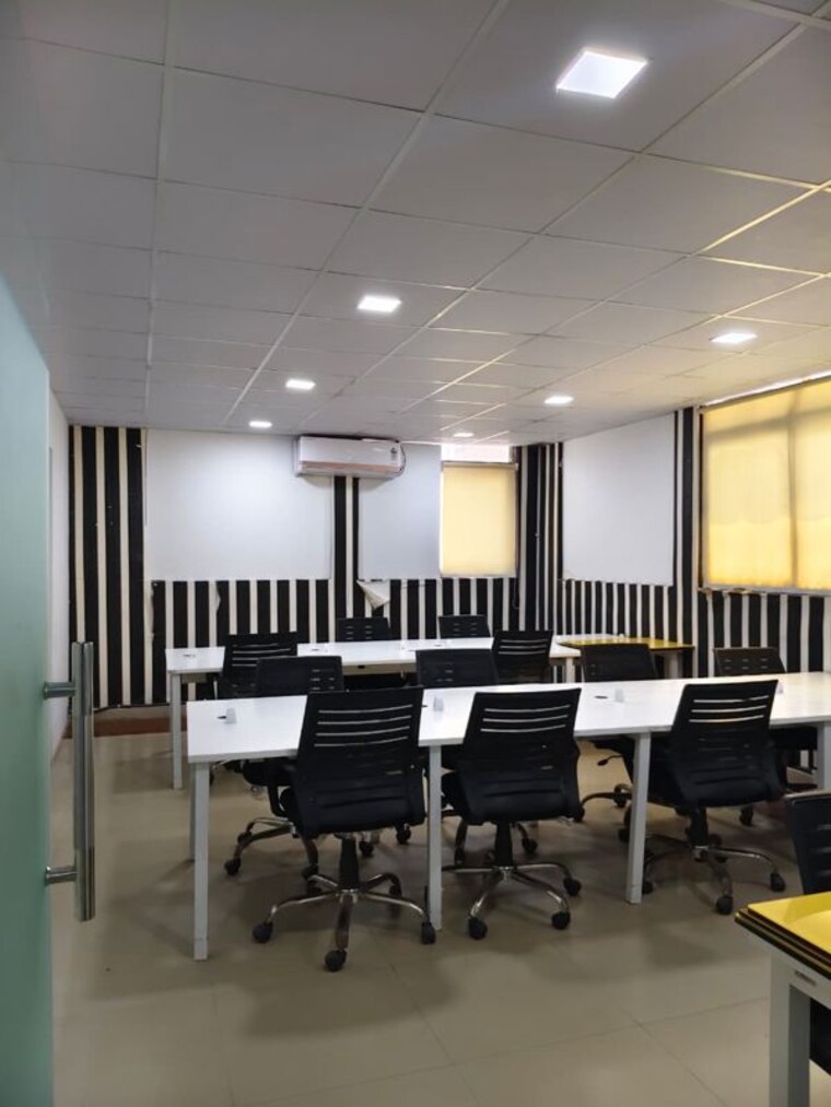 Team Area, sector 63 Commercial Office Space 3000 Sq.Ft. In Sector 63 Noida 10441908