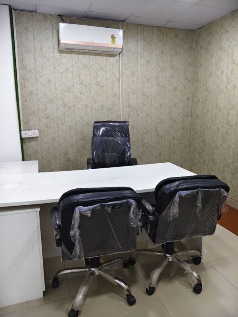 Team Area, sector 63 Commercial Office Space 3000 Sq.Ft. In Sector 63 Noida 10441908