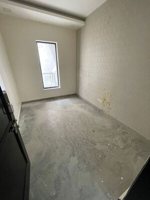 Room in 1.5 BHK Apartment at Sector 16 A – for Sale