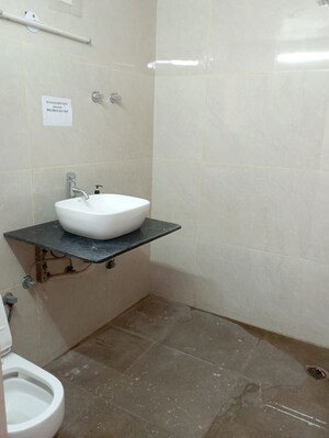 Bathroom in 4 BHK Apartment at Jawahar Nagar – for Rent