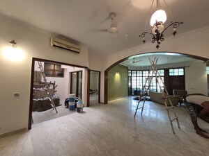 Gym in 4 BHK Independent House at South City 1 – for Rent
