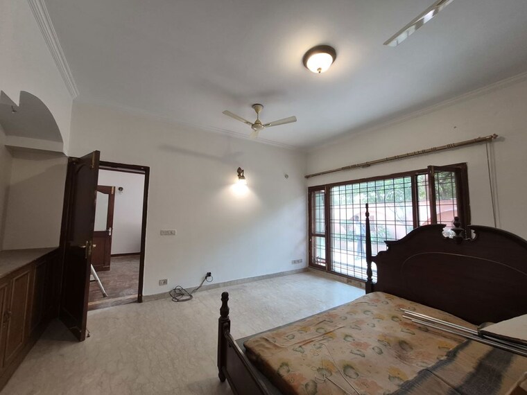 Living Room, south city 1 4 Bedroom 7000 Sq.Ft. Independent House In South City 1 Gurgaon 10442058