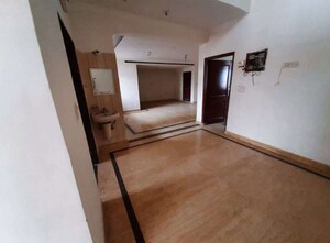 Building Lobby in 2 BHK Apartment at Nanganallur – for Rent