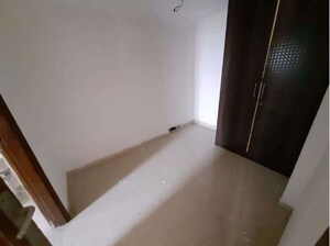 Room in 2 BHK Apartment at Nanganallur – for Rent