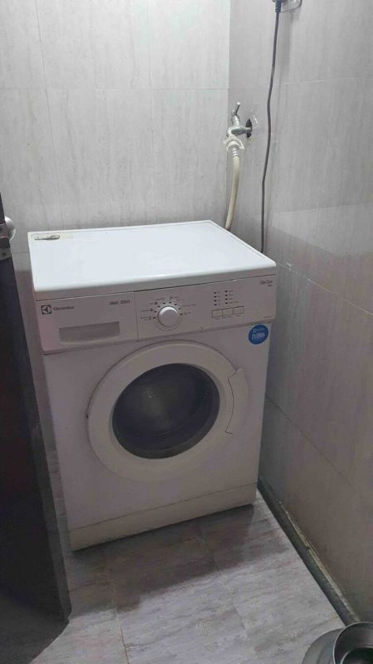 Bathroom, tukaram nagar 1 Bedroom 650 Sq.Ft. Apartment In Tukaram Nagar Pune 10442086