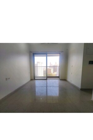 Room in 2 BHK Apartment at Kalpataru Paramount, Kapur Bawdi – for Rent