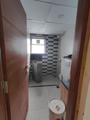 Bathroom in 2 BHK Apartment at Defence Colony – for Rent