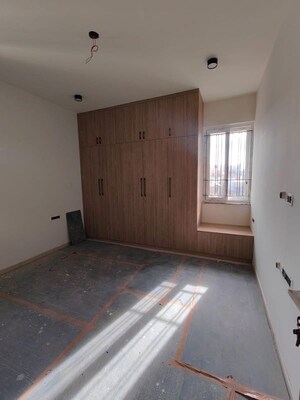 Room in 2 BHK Apartment at Defence Colony – for Rent