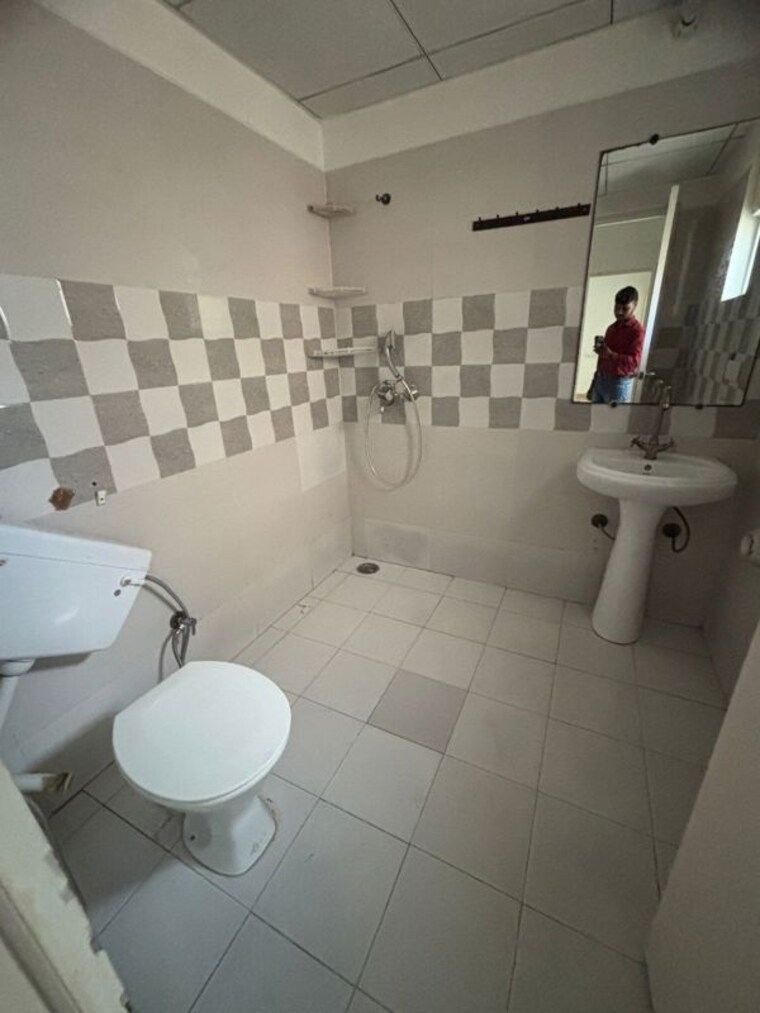 Bathroom, wall-rock-aishwaryam 3 Bedroom 1450 Sq.Ft. Apartment In Sector 16c Greater Noida Greater Noida 10433467