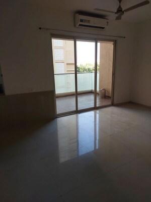Room in 3 BHK Apartment at Kumar Princetown Royal, Undri – for Rent
