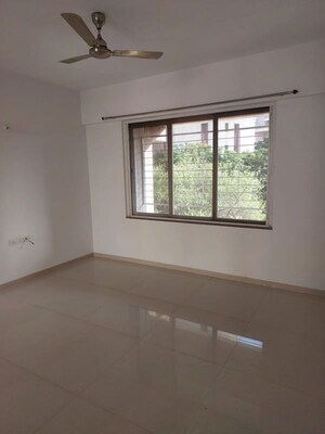 Room in 3 BHK Apartment at Kumar Princetown Royal, Undri – for Rent