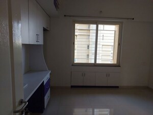 Room in 3 BHK Apartment at Kumar Princetown Royal, Undri – for Rent