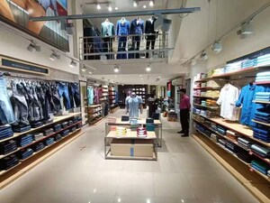  Showroom – Exterior View View at Race Course Road - for Rent