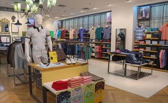 Showroom For Rent in Race Course Road