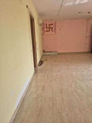 Room in 4 BHK Apartment at Sreepally – for Rent