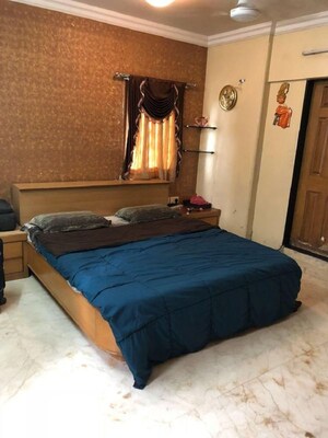 Bedroom in 2 BHK Apartment at Bandra West – for Rent