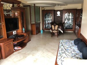 Living Room in 2 BHK Apartment at Bandra West – for Rent