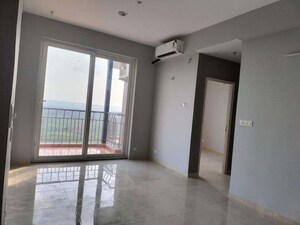 Room in 2 BHK Apartment at Supertech Hues, Sector 68 – for Rent