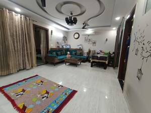 Bedroom in 3 BHK Builder Floor at Green Fields Colony – for Rent