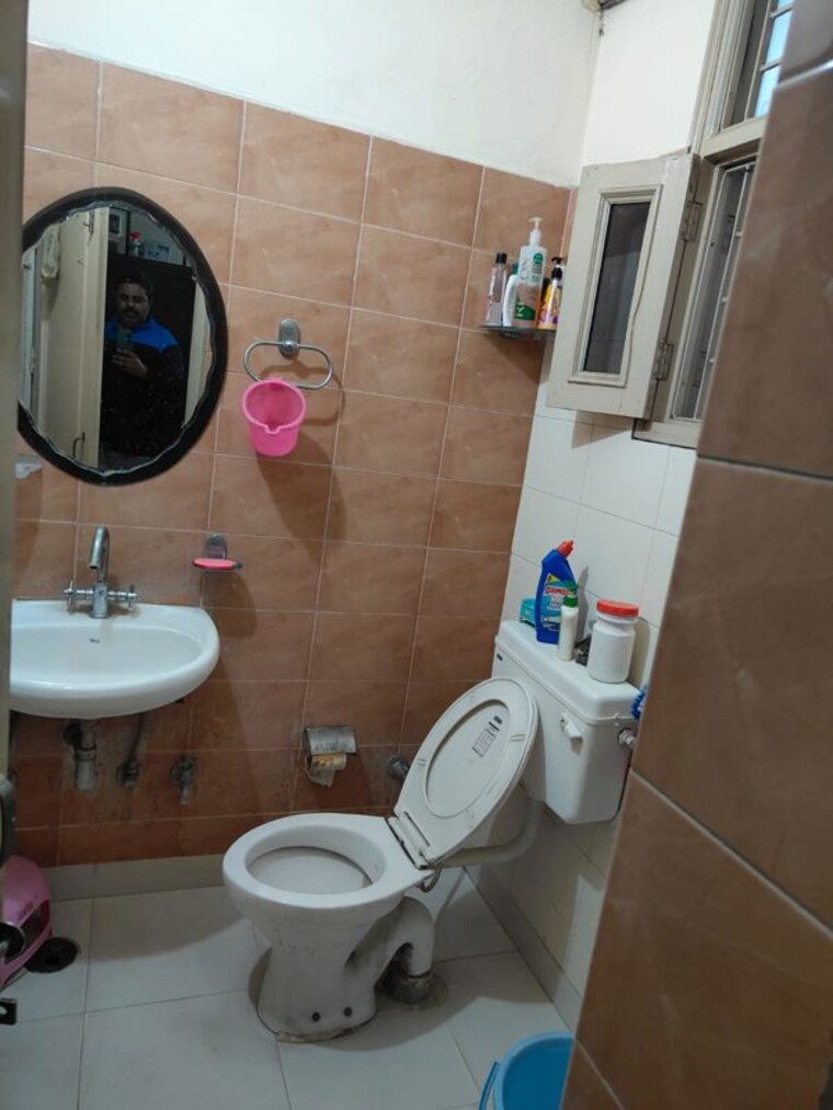 Bathroom, kharar road 4 Bedroom 150 Sq.Yd. Apartment In Kharar Road Mohali 10442134