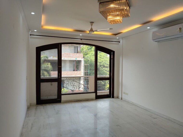 Room, safdarjung development area 4 Bedroom 7200 Sq.Ft. Builder Floor In Safdarjung Development Area Delhi 10442200
