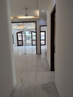 Building Lobby in 4 BHK Builder Floor at Safdarjung Development Area – for Rent