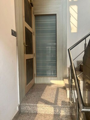 Staircase in 3 BHK Builder Floor at Sector 46 – for Rent