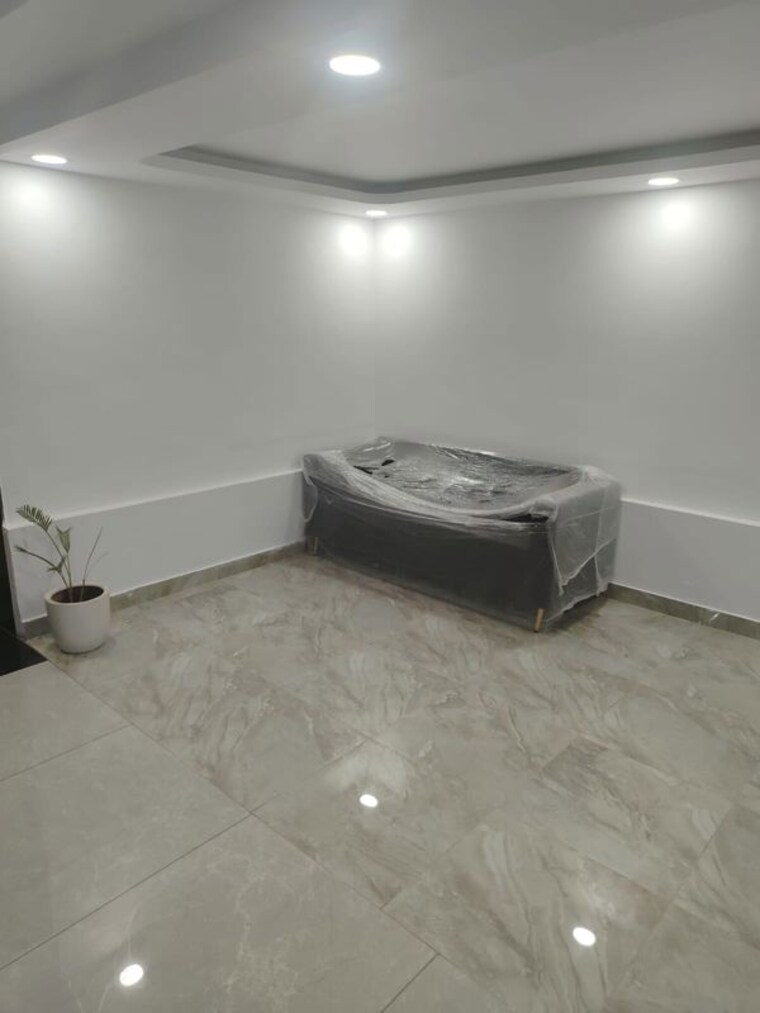 Living Room, sector 63 Commercial Office Space 1500 Sq.Ft. In Sector 63 Noida 10442233