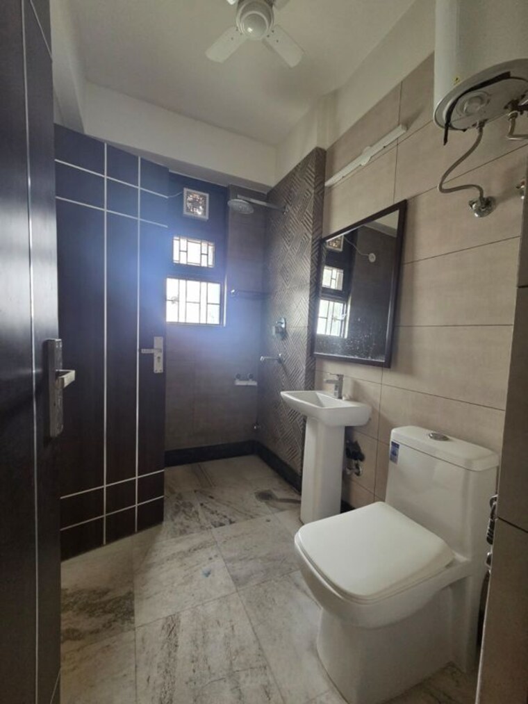 Bathroom, bhagwanti-apartment 3 Bedroom 2200 Sq.Ft. Apartment In Sector 56 Gurgaon 10442248