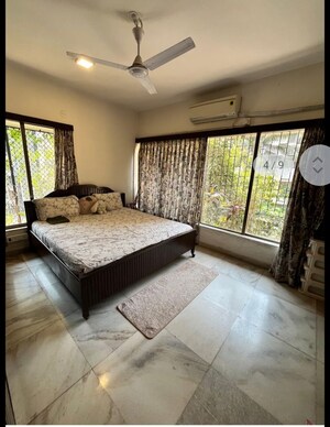 Bedroom in 2 BHK Apartment at Juhu – for Rent