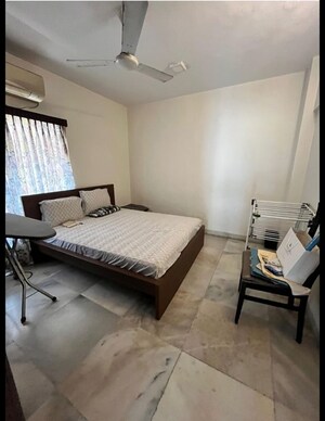 Bedroom in 2 BHK Apartment at Juhu – for Rent