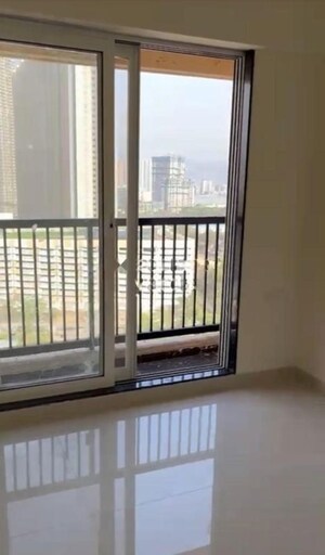 Room in 1 BHK Apartment at Raunak Residency Thane, Pokhran Road No One – for Rent