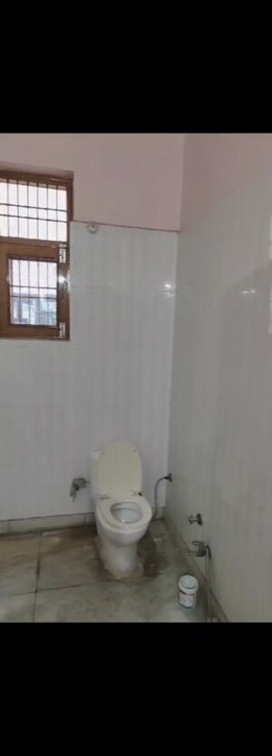 Bathroom in 1 BHK Builder Floor at Sector 15 – for Rent
