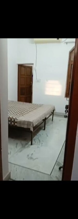 Bedroom in 1 BHK Builder Floor at Sector 14 – for Rent