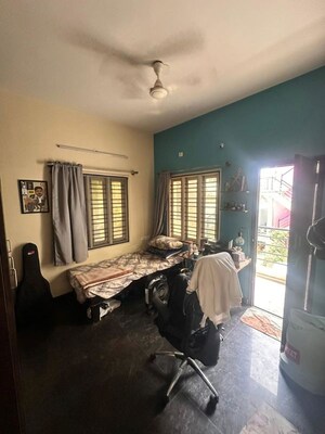 Room in 3 BHK Independent House at Kudlu Gate – for Rent