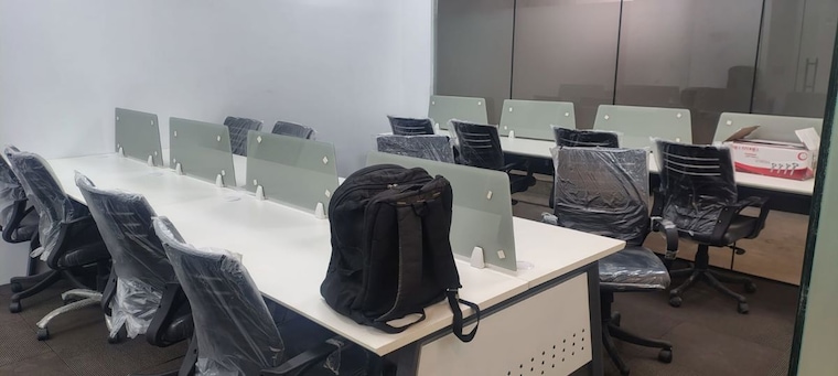 Team Area, sector 6 Commercial Office Space 1098 Sq.Ft. In Sector 6 Noida 10442330