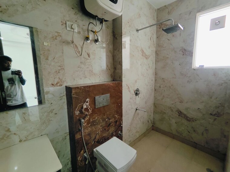 Bathroom, sector 45 3 Bedroom 1950 Sq.Ft. Builder Floor In Sector 45 Gurgaon 10442364