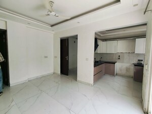 Room in 3 BHK Builder Floor at Sector 45 – for Rent