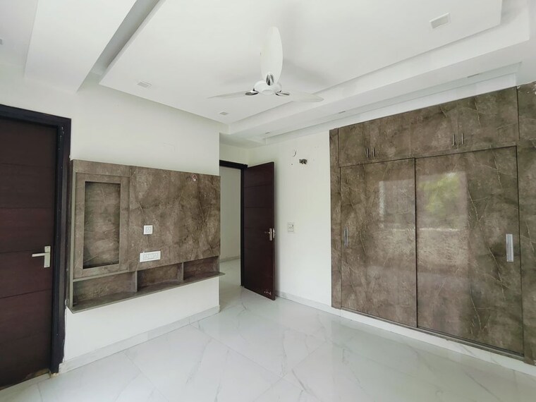 Room, sector 45 3 Bedroom 1950 Sq.Ft. Builder Floor In Sector 45 Gurgaon 10442364
