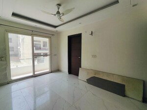Room in 3 BHK Builder Floor at Sector 45 – for Rent