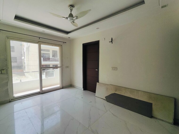 Room, sector 45 3 Bedroom 1950 Sq.Ft. Builder Floor In Sector 45 Gurgaon 10442364