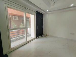 Room in 3 BHK Builder Floor at Sector 45 – for Rent