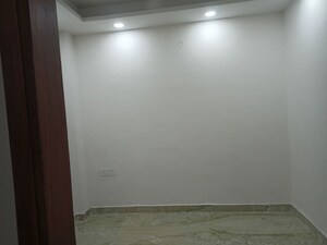 Room in 3.5 BHK Builder Floor at Mayur Vihar – for Rent