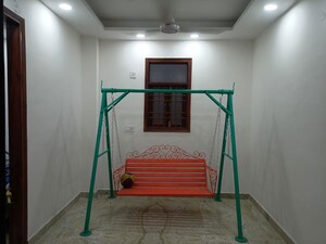 Room in 3.5 BHK Builder Floor at Mayur Vihar – for Rent