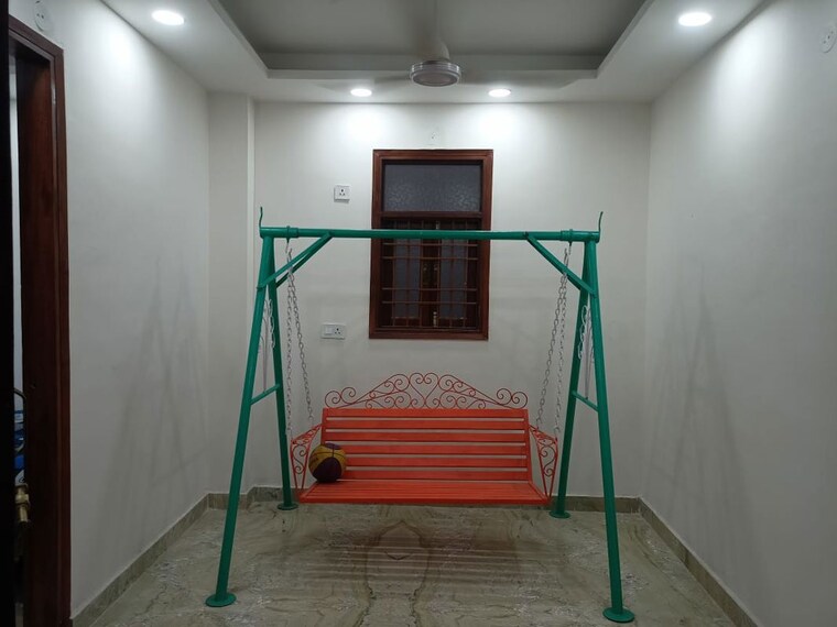 Room, mayur vihar 3.5 Bedroom 1050 Sq.Ft. Builder Floor In Mayur Vihar Delhi 10442363