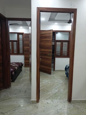 Room in 3.5 BHK Builder Floor at Mayur Vihar – for Rent