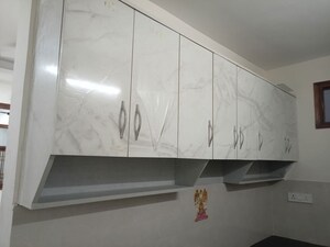 Furnished Amenities in 3.5 BHK Builder Floor at Mayur Vihar – for Rent