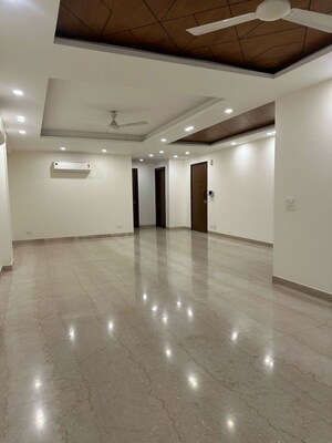 3 BHK Builder Floor For Rent in Sector 25