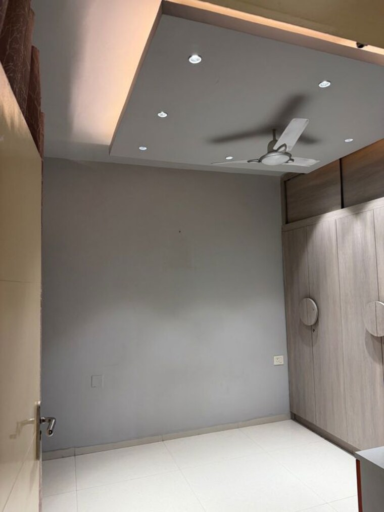 Room, tulip-violet 4 Bedroom 2750 Sq.Ft. Apartment In Sector 69 Gurgaon 10442384